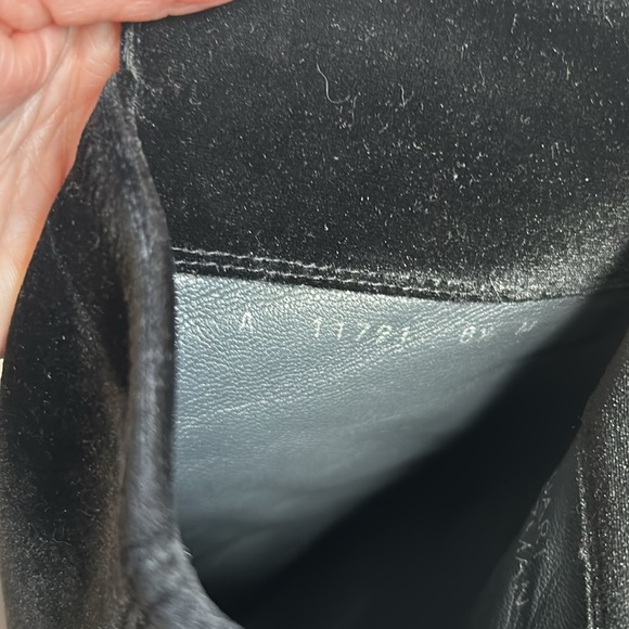 Stuart Weitzman Lowjack Velvet Block
Heel Boot Black Over the Knee Sz 8.5 - Picture 12 of 14